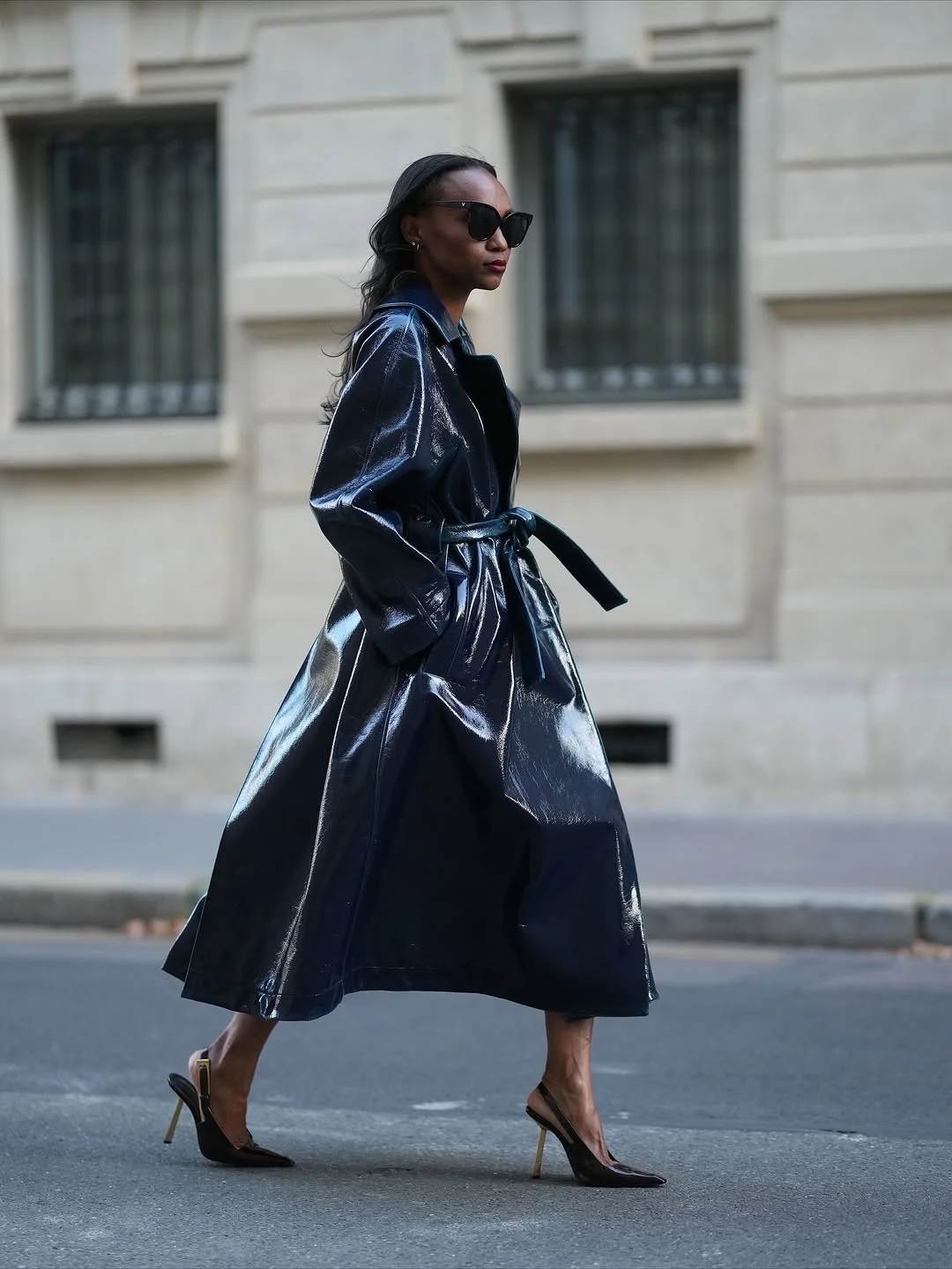 fall outfits with coat 2026 Glossy Black Leather Brings Modern City Energy