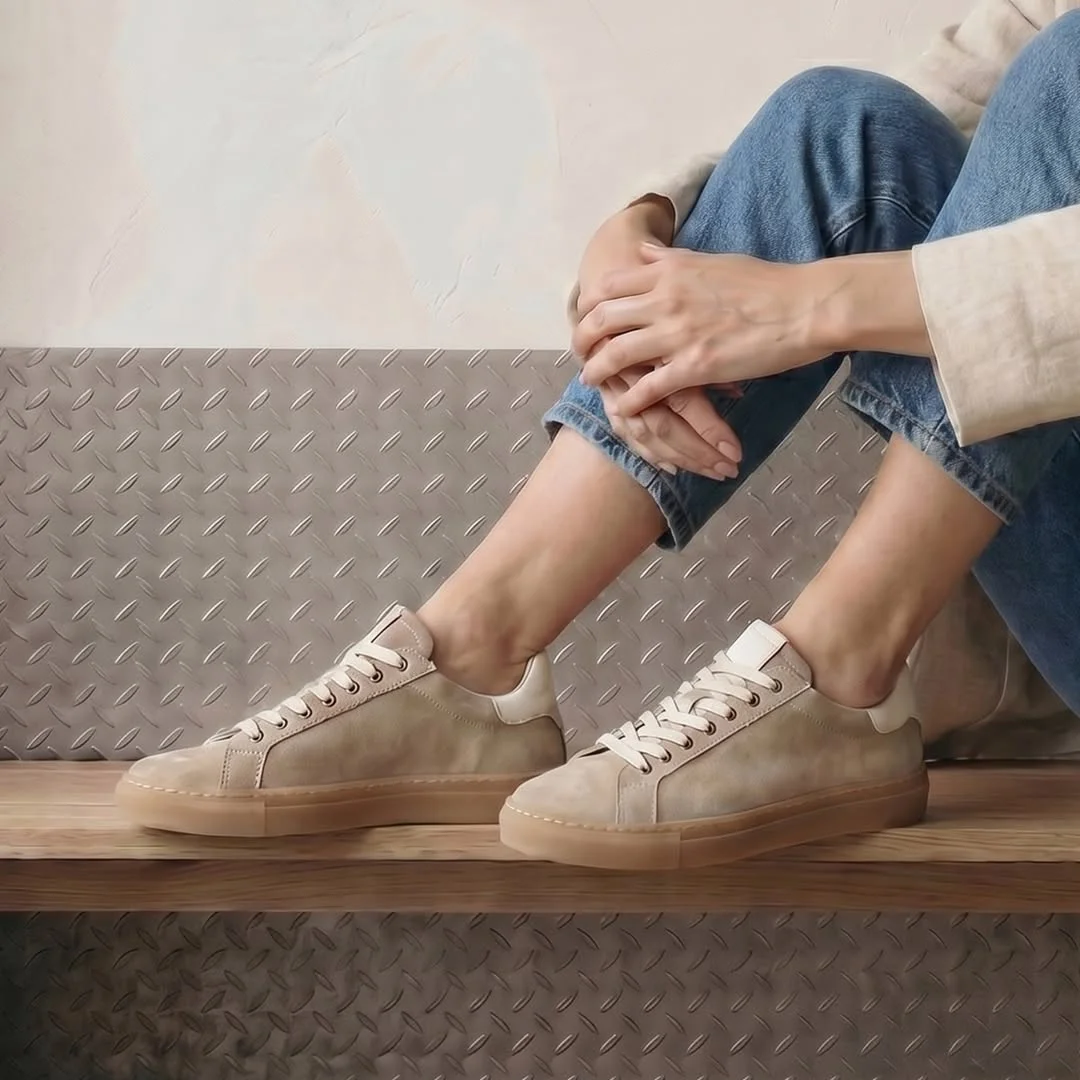 fall outfits with jeans and sneakers 2026 Minimal Neutral Sneakers That Work With Every Pair of Jeans