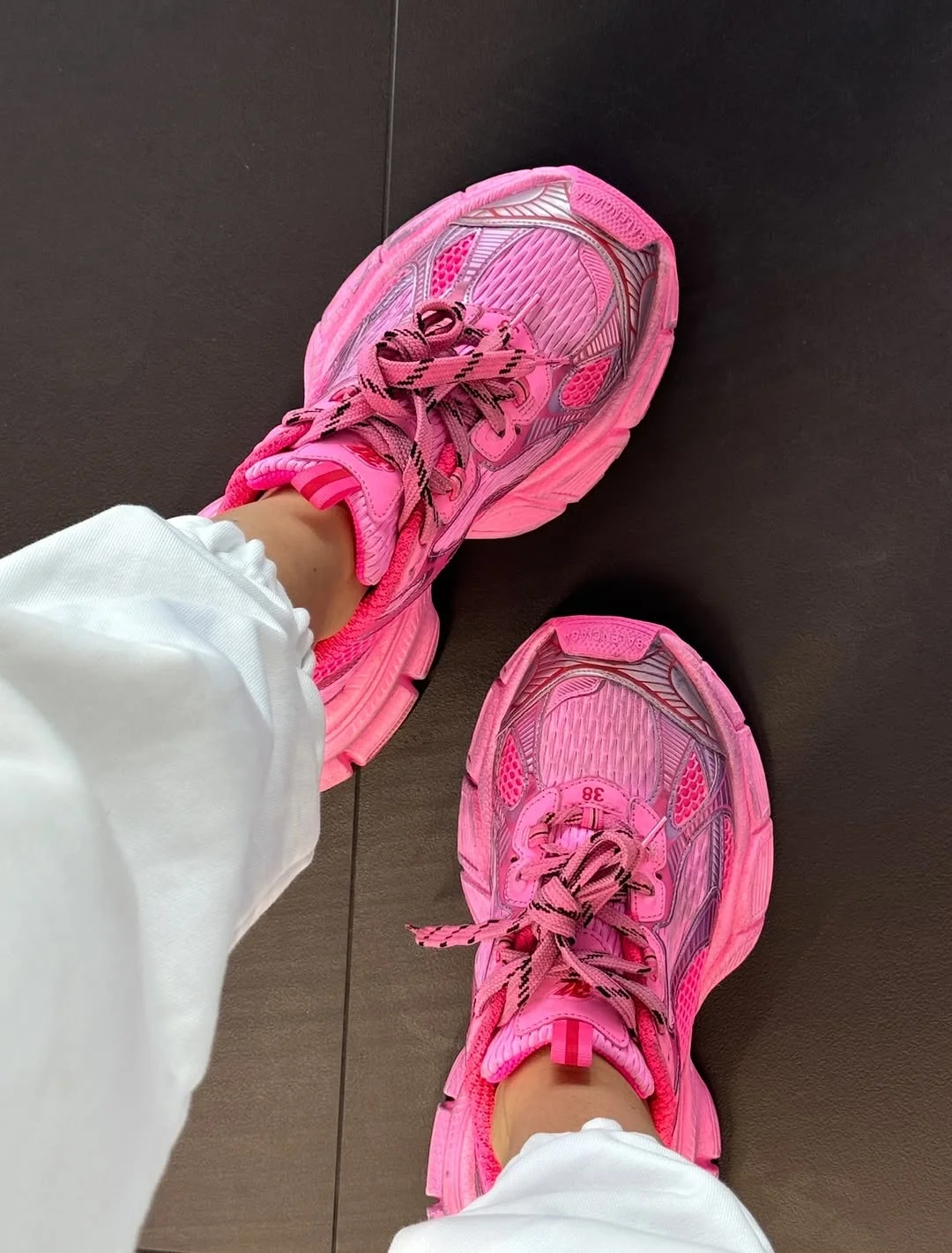 fall outfits with sneakers 2026 Hot Pink Sneakers for Women Who Love Bold Fall Statements