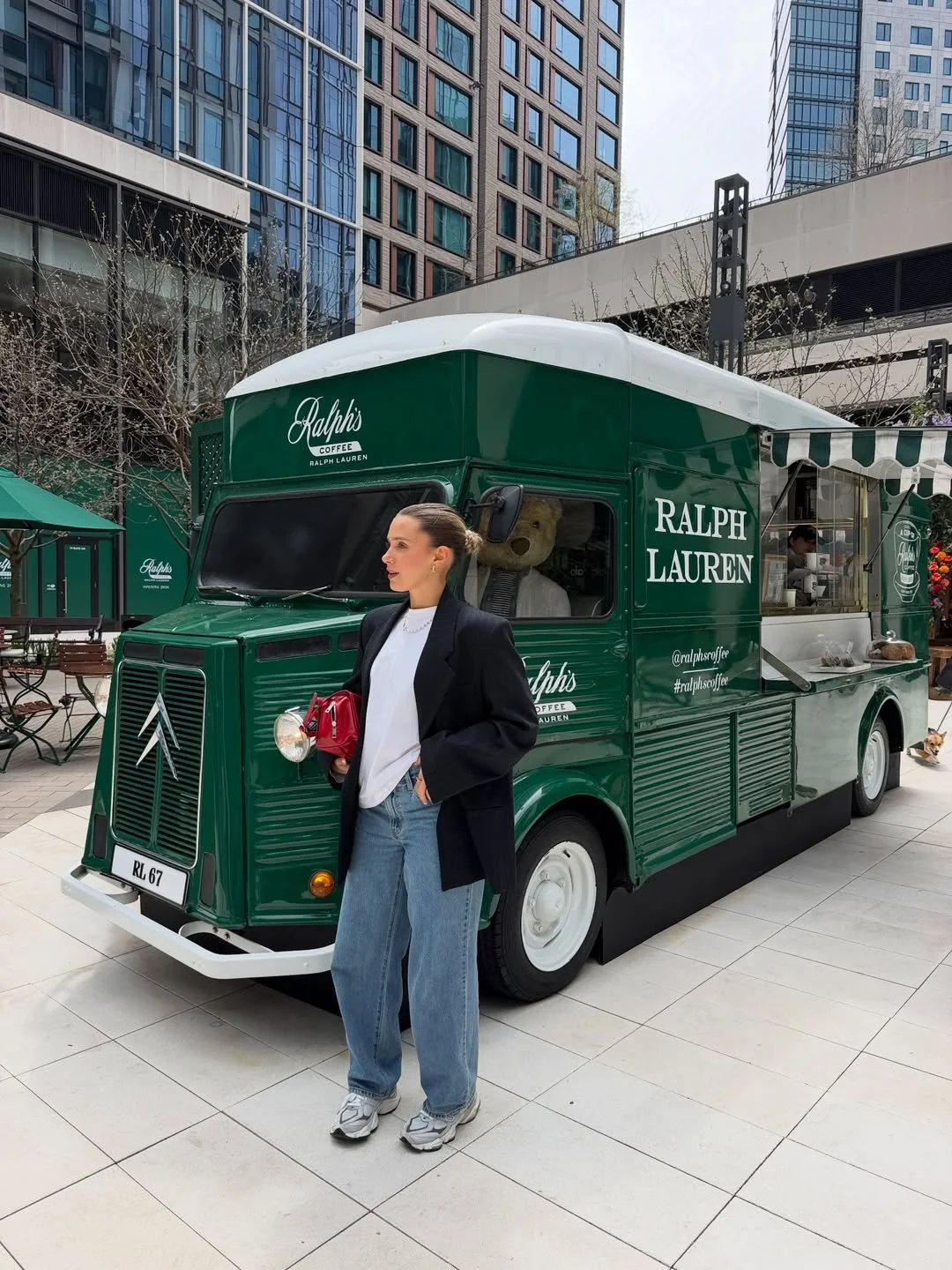 fall outfits with sneakers 2026 Oversized Blazer and Sneakers for Downtown Chic