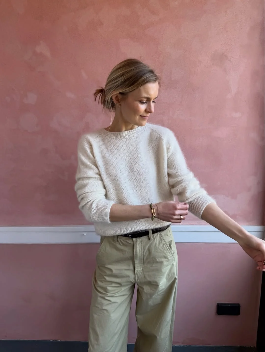fall outfits with sweater 2026 Minimalist Cream Sweater That Never Goes Out of Style