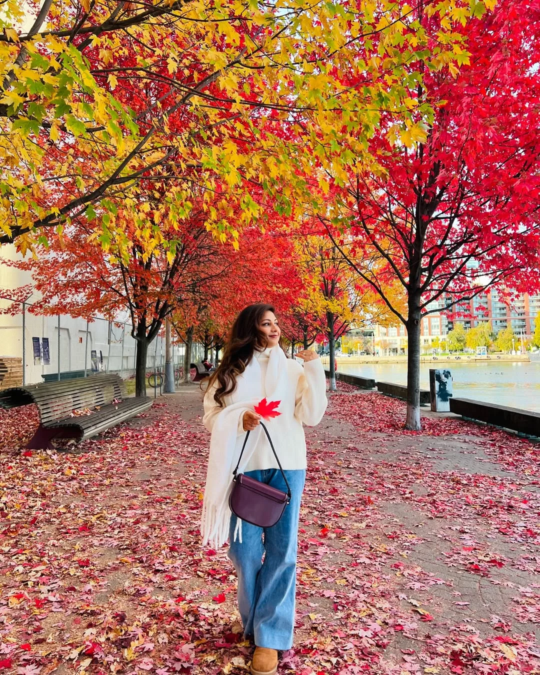 fall travel wardrobe for women 2026 Oversized Knits That Capture Peak Autumn Style