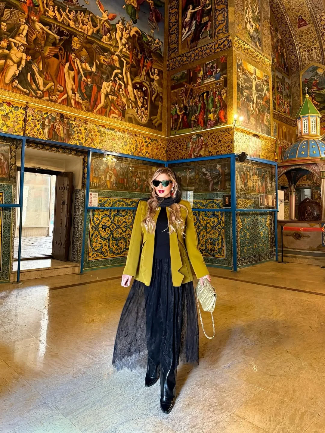 fall travel wardrobe for women 2026 Elegant Layers That Transition Beautifully from Museums to Dinner