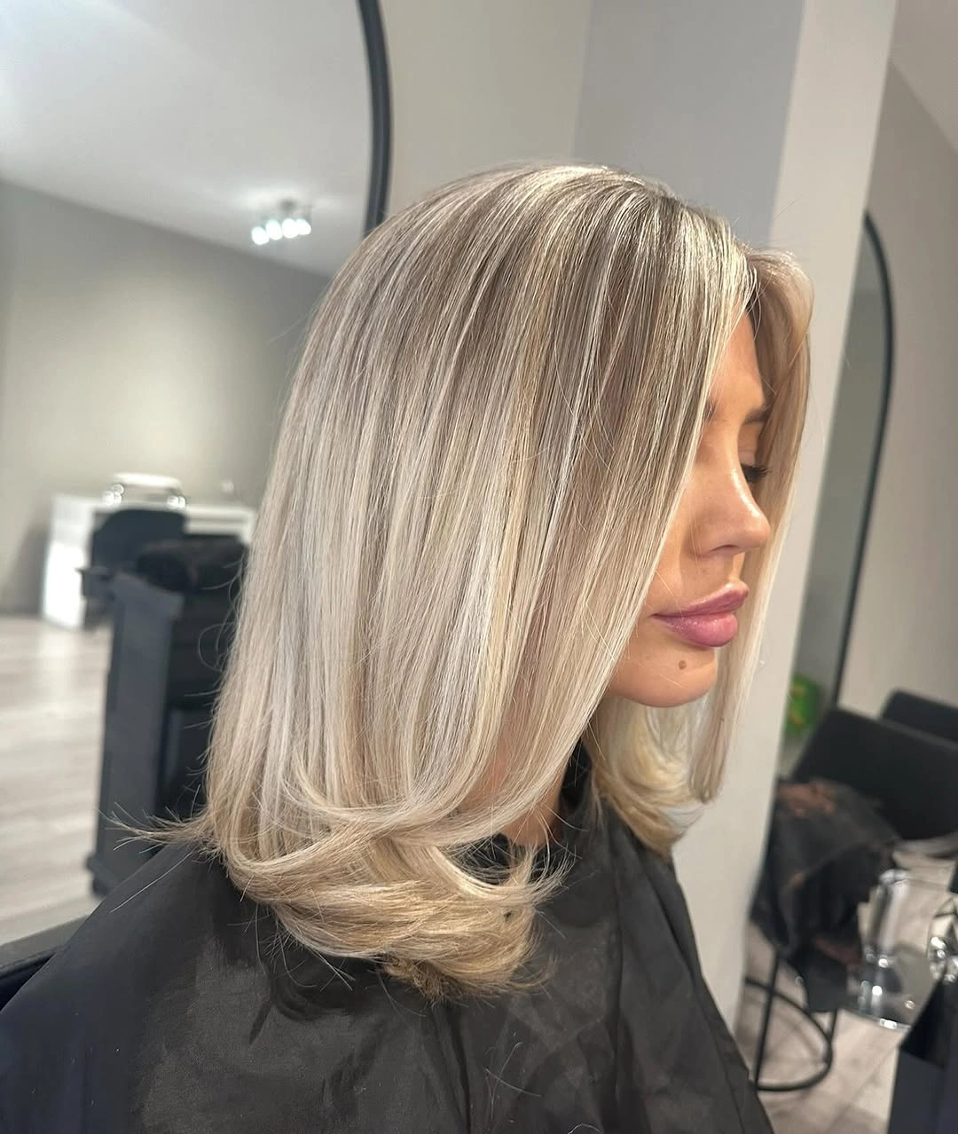 babylights hair ideas Creamy Vanilla Blonde with Feathered Layers