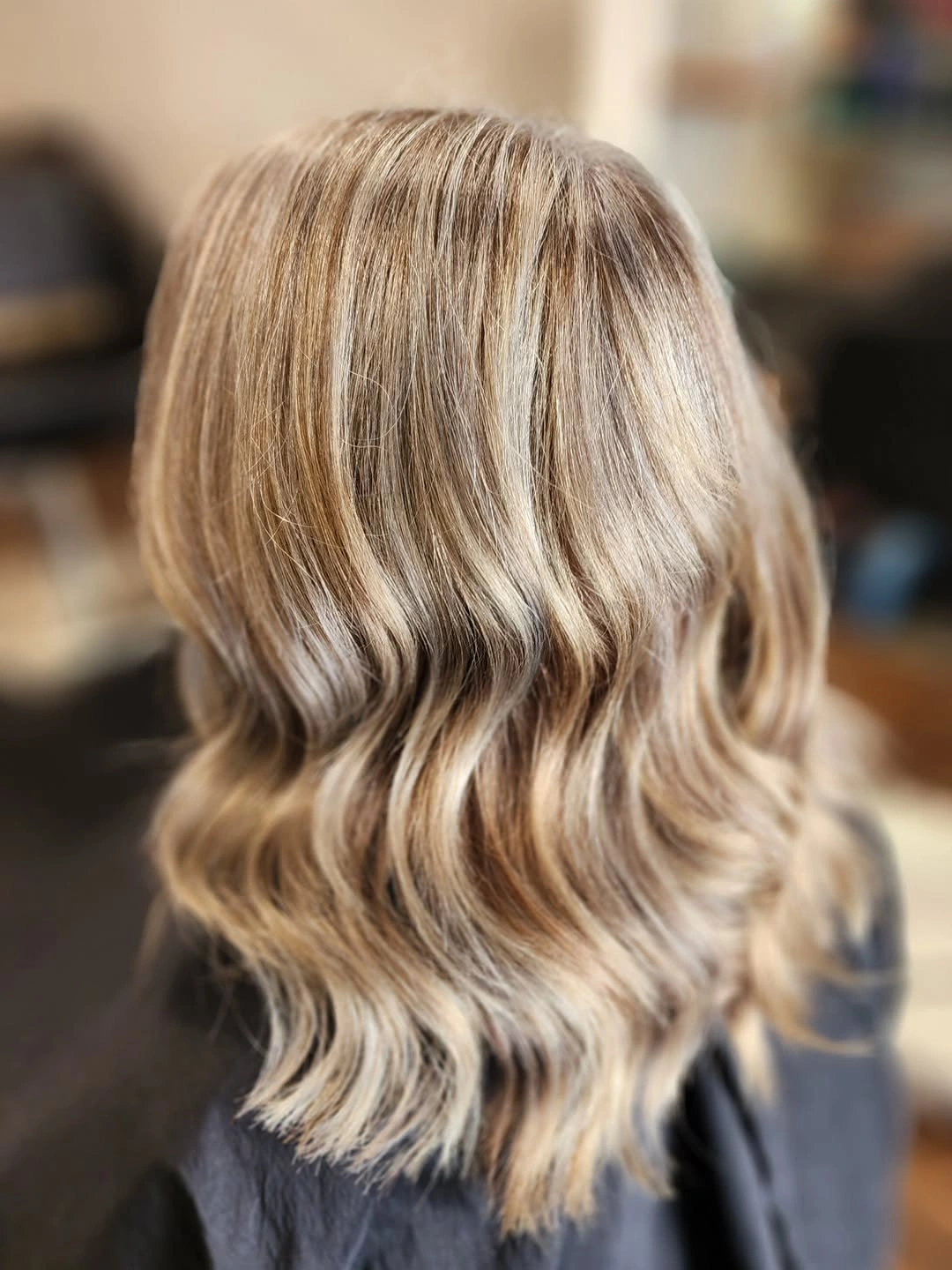 babylights hair ideas Natural Beige Babylights for an Effortless Lob