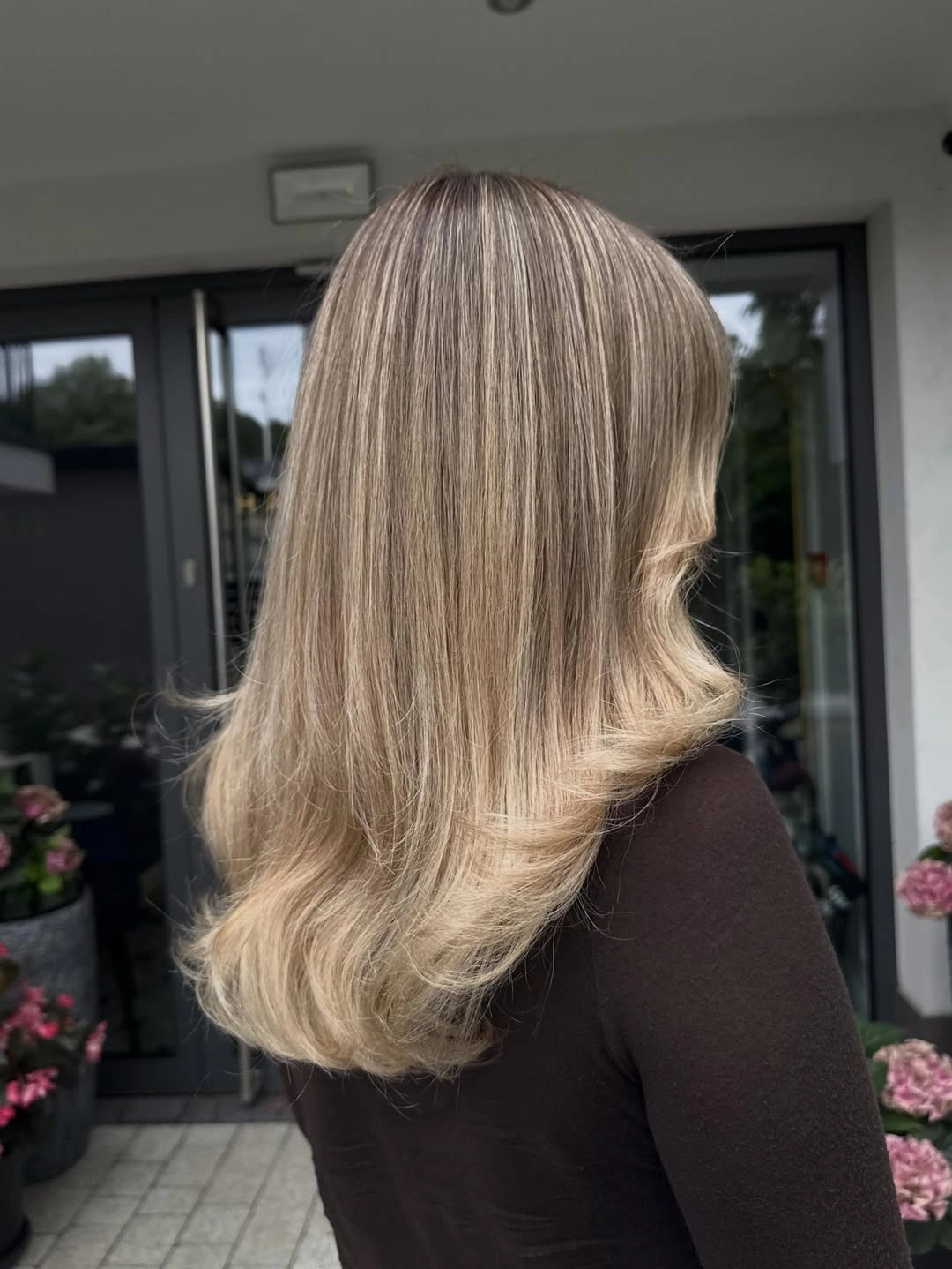 babylights hair ideas Cool Vanilla Blonde with Feathered Babylight Layers