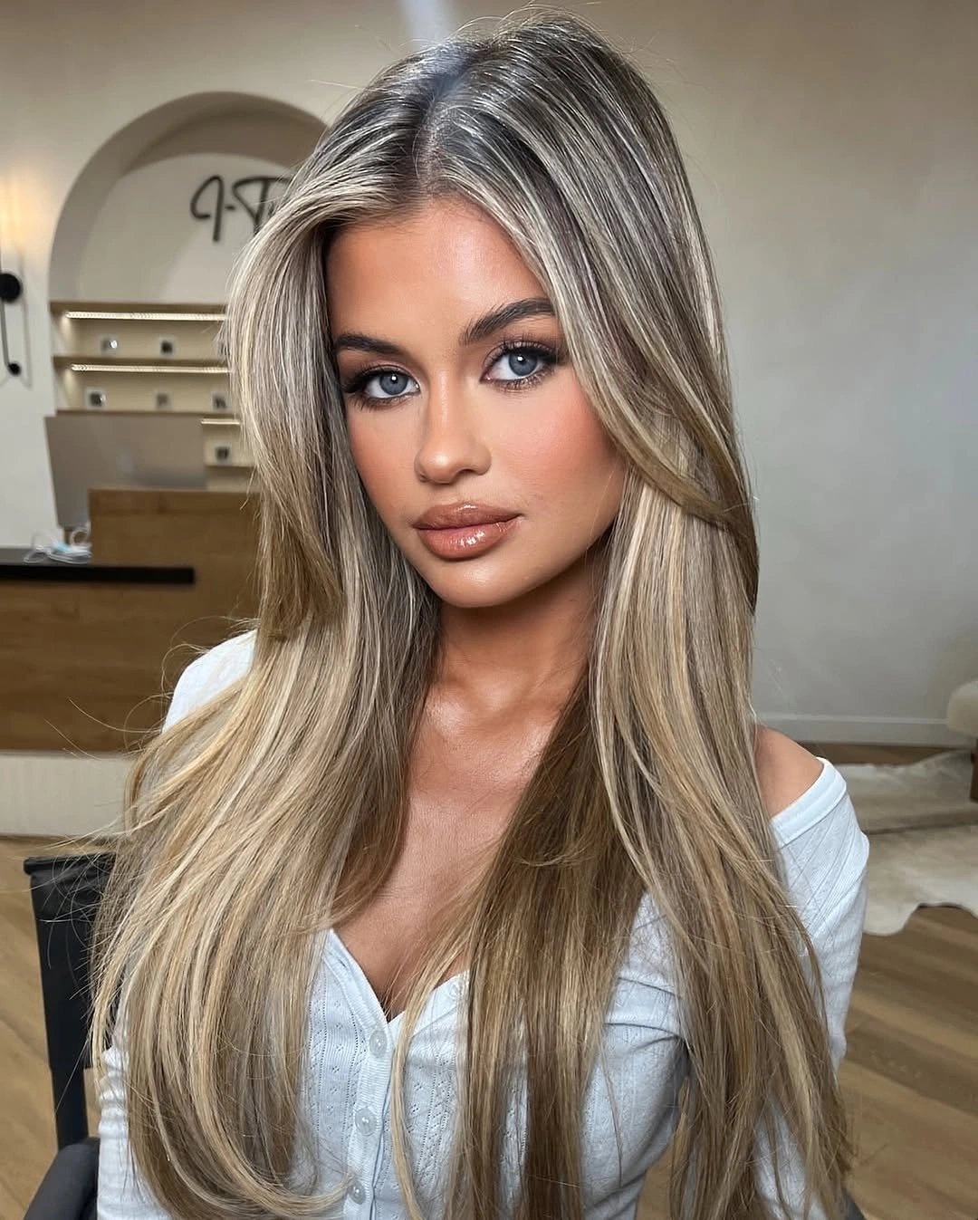 dirty blonde hair color Luxe Dirty Blonde Blend With Bright Face-Framing Ribbons