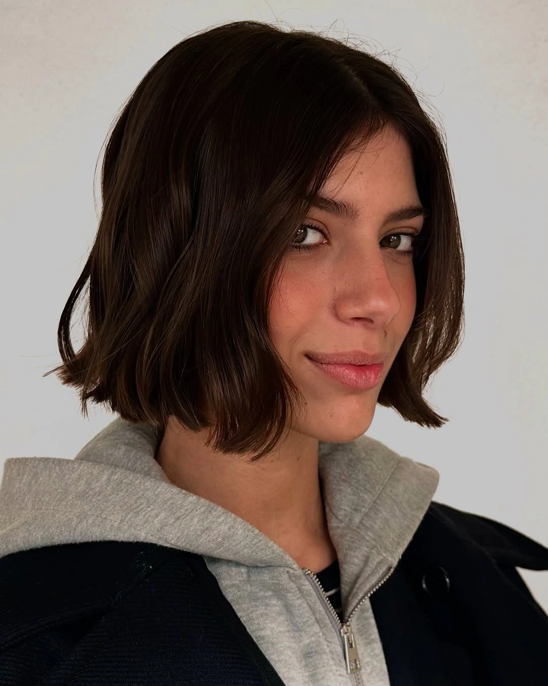 fall bob haircut ideas 2026 Soft Espresso Bob With Effortless Waves