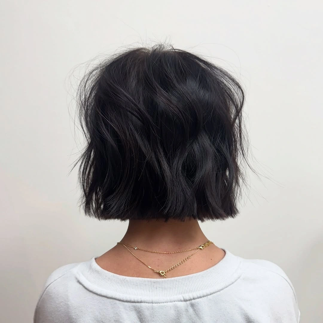 fall bob haircut ideas 2026 Textured Wavy Bob for Relaxed Autumn Days