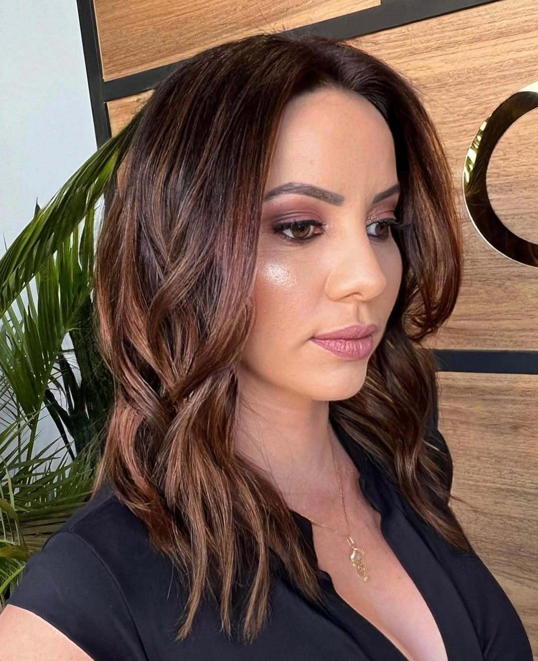 Fall brunette hair colour 2026 Chestnut Brunette with Soft Face-Framing Glow