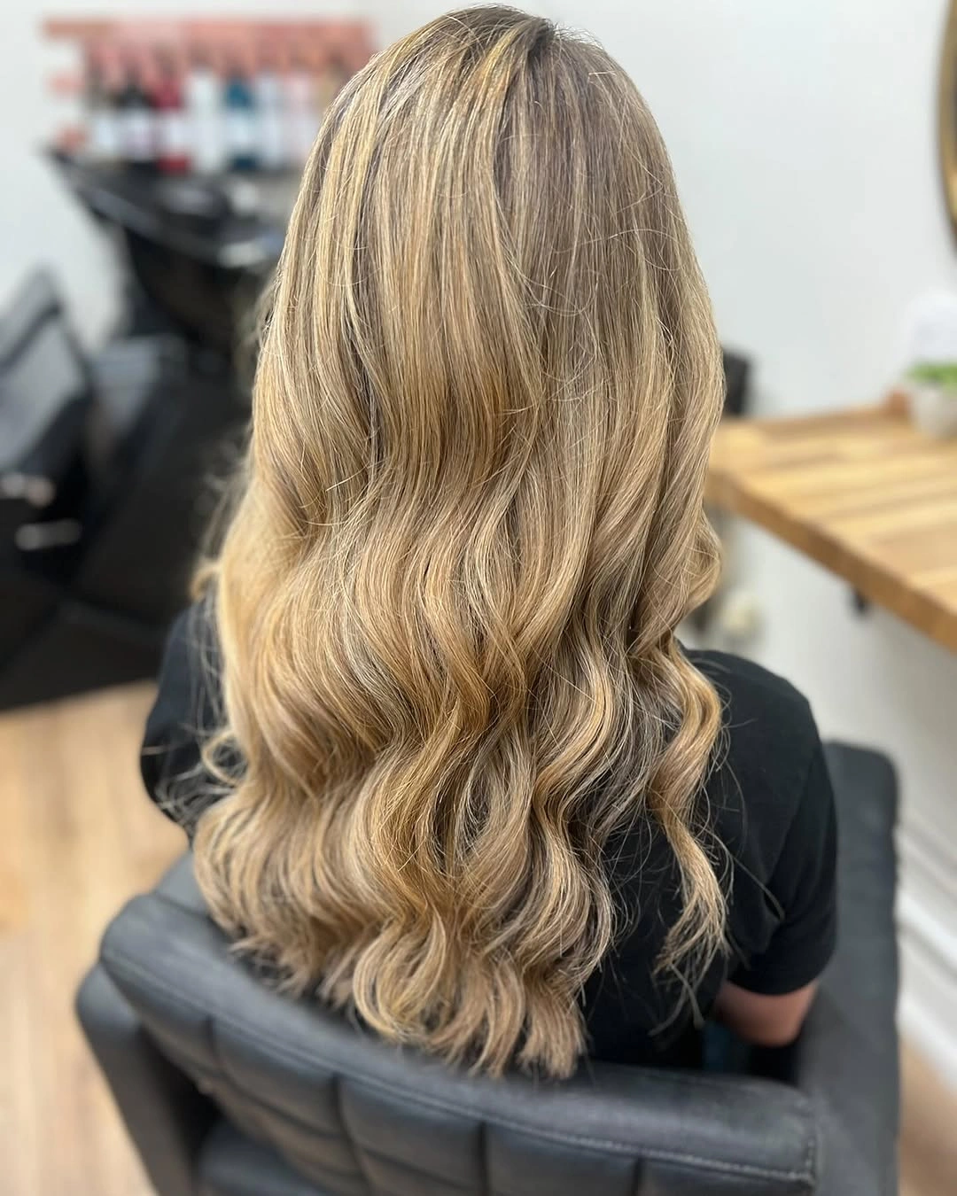 fall hairstyles for long hair 2026 Champagne Blonde Waves With Effortless Dimension