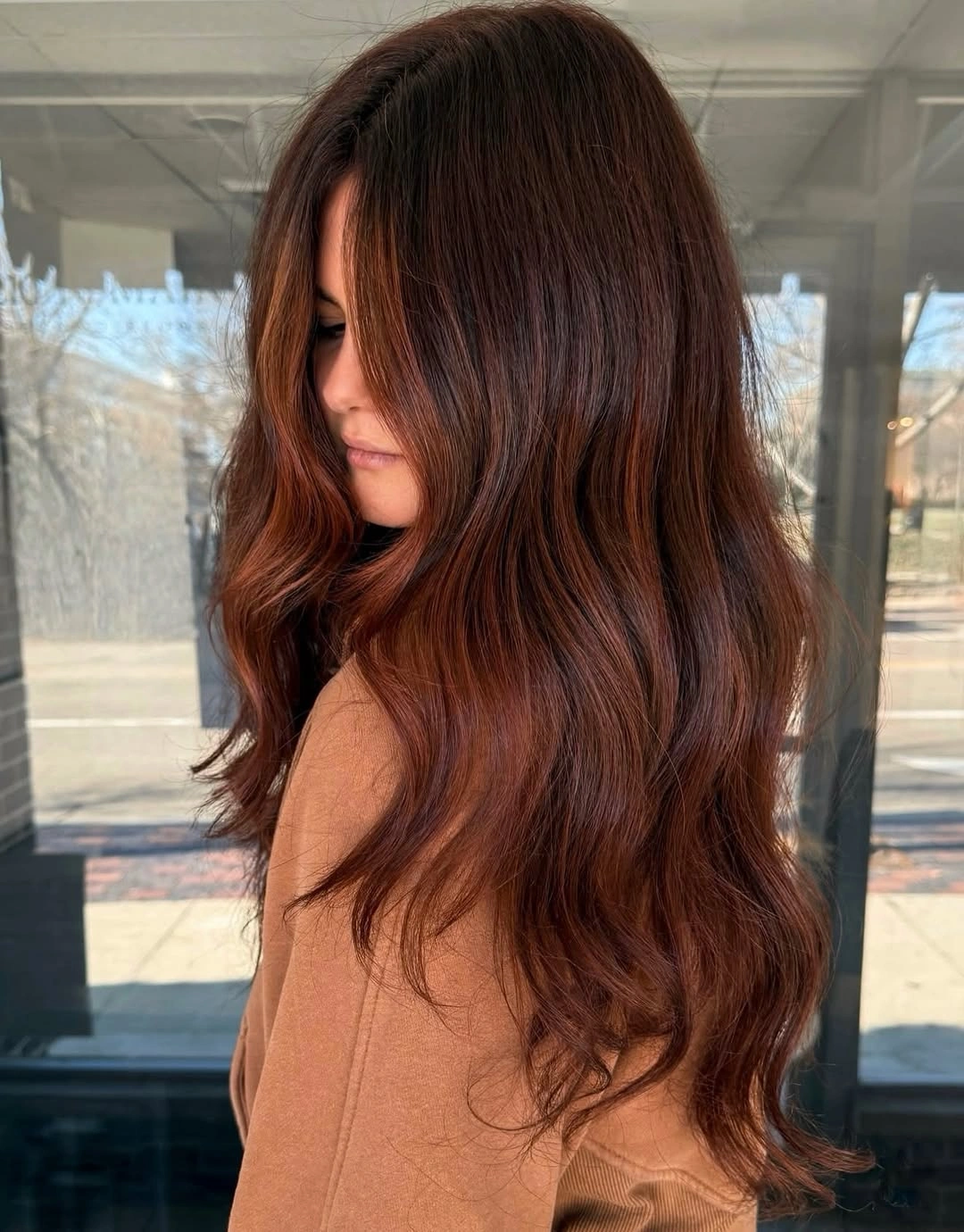 fall hairstyles for long hair 2026 Soft Cinnamon Waves That Never Go Out of Style