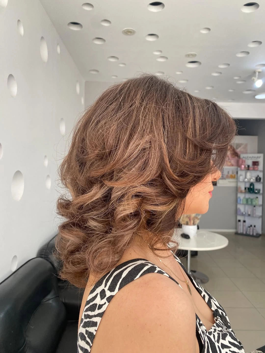 Fall hairstyles for office 2026 Soft Voluminous Layers for Everyday Office Elegance