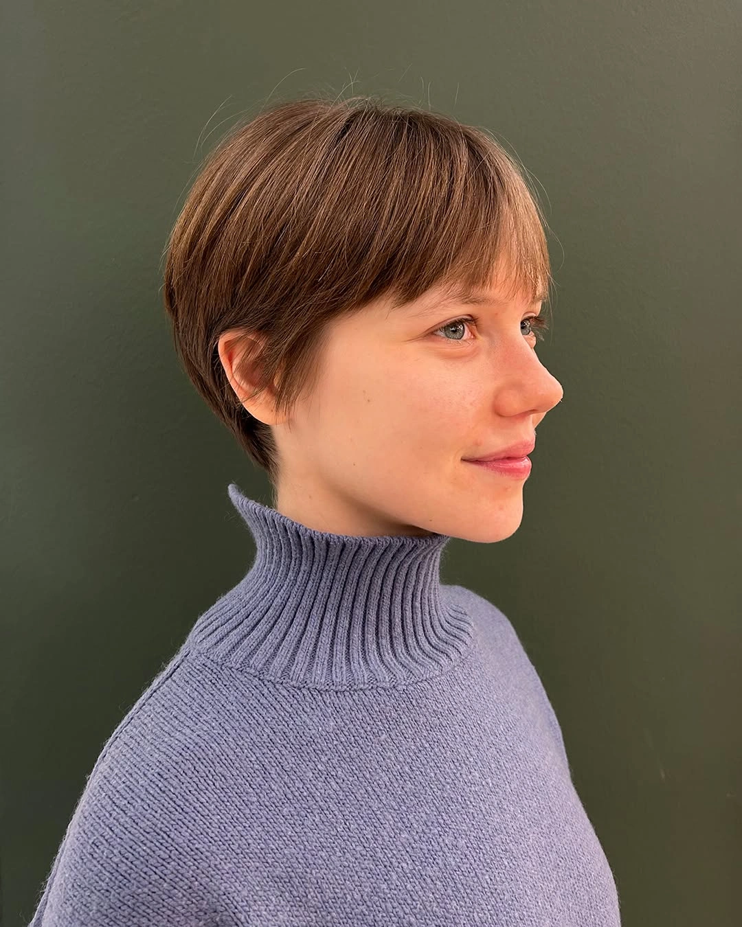 Fall hairstyles for short hair 2026 Classic Tapered Pixie With Soft Fringe