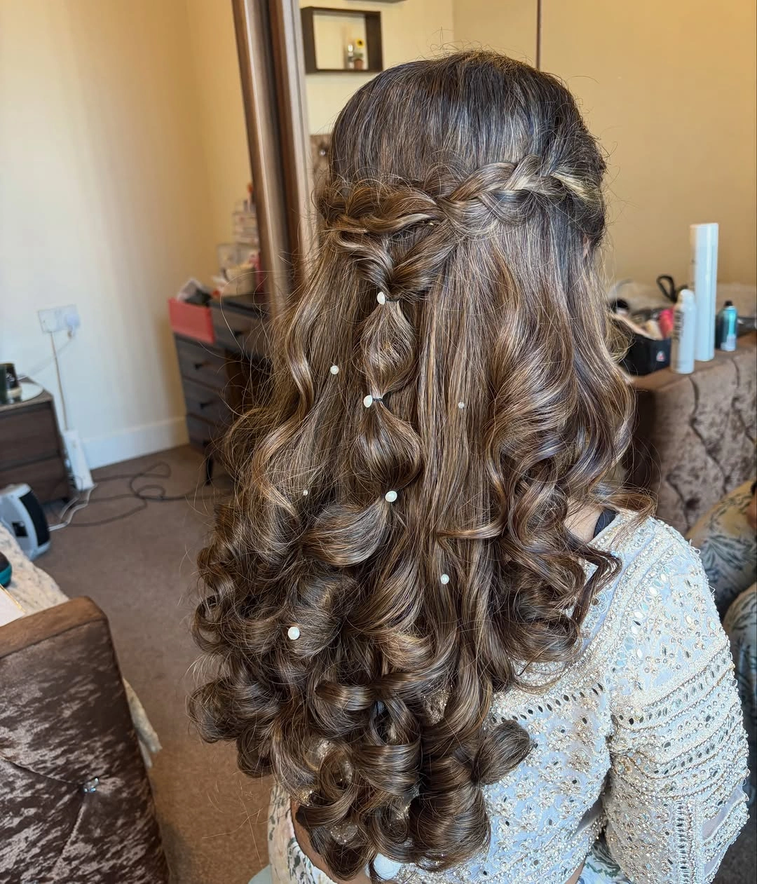 Fall hairstyles for wedding guests 2026 Twisted Half-Up Curls Full of Autumn Romance