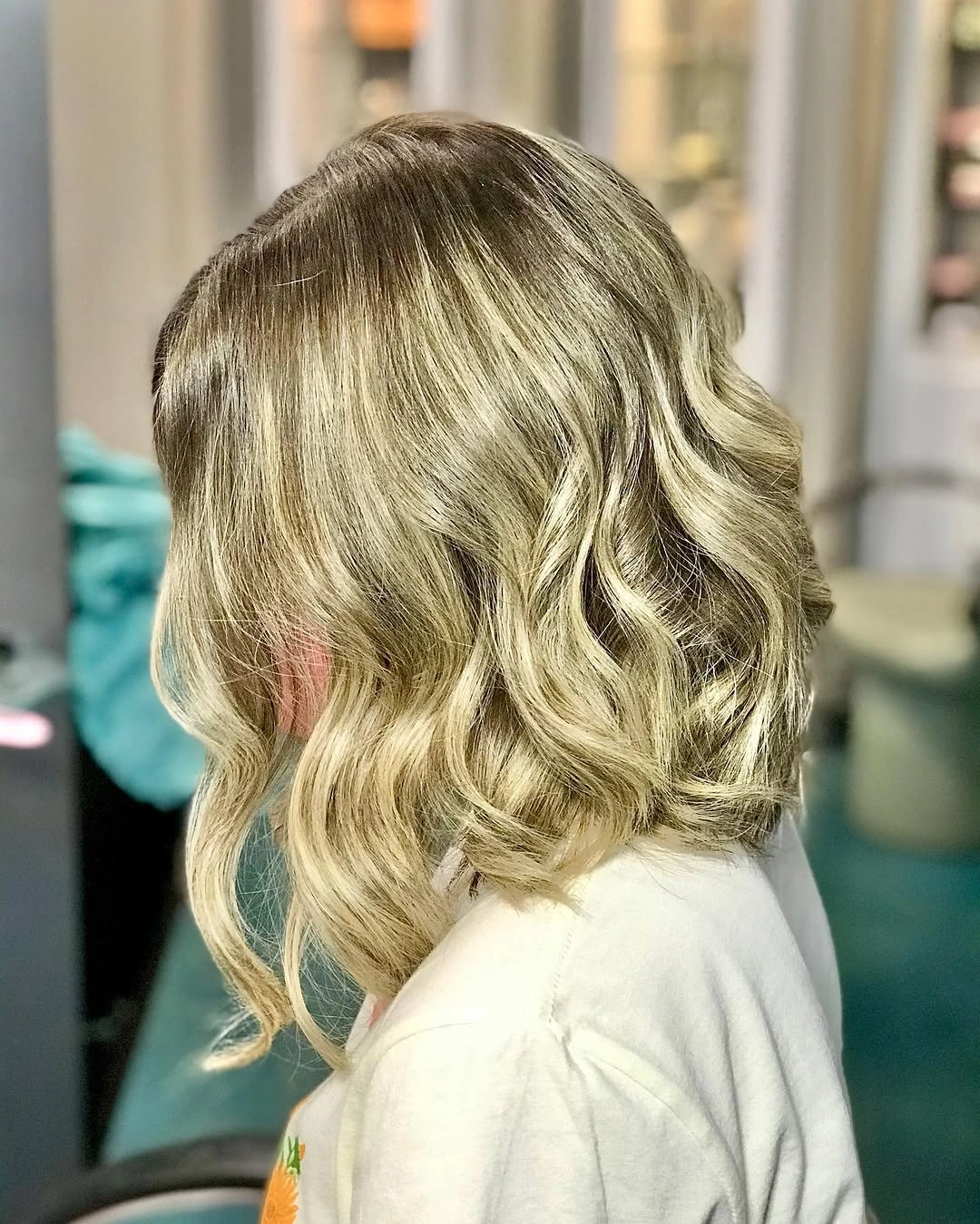 fall medium haircuts 2026 Soft Wavy Beige Blonde Lob