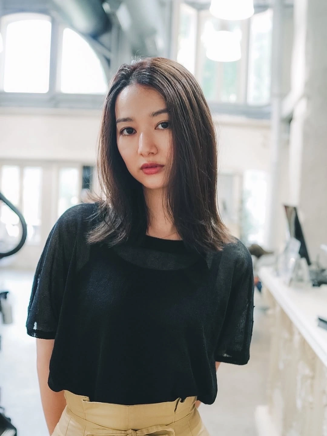 fall medium haircuts 2026 Soft Collarbone Cut with Natural Face-Framing Layers