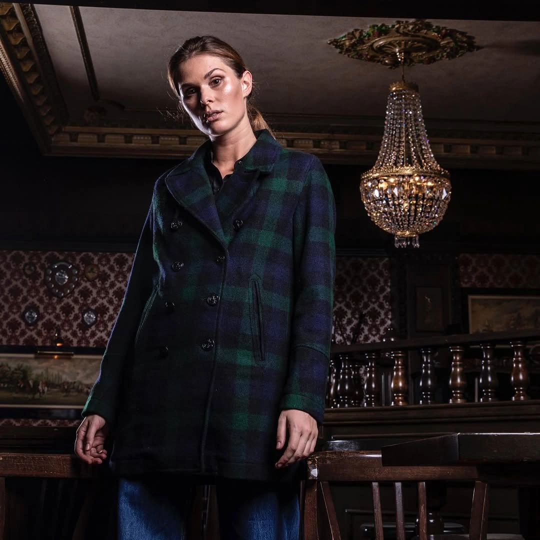 fall outfits with peacoat 2026 Dark Plaid Layers That Make Everyday Denim Feel Elevated