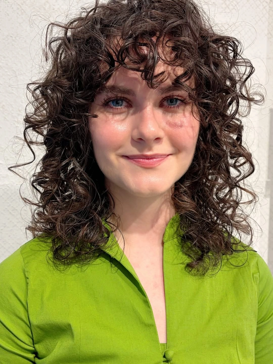 heatless curls hairstyle Classic Curly Lob With Full Fringe for Fresh Everyday Style