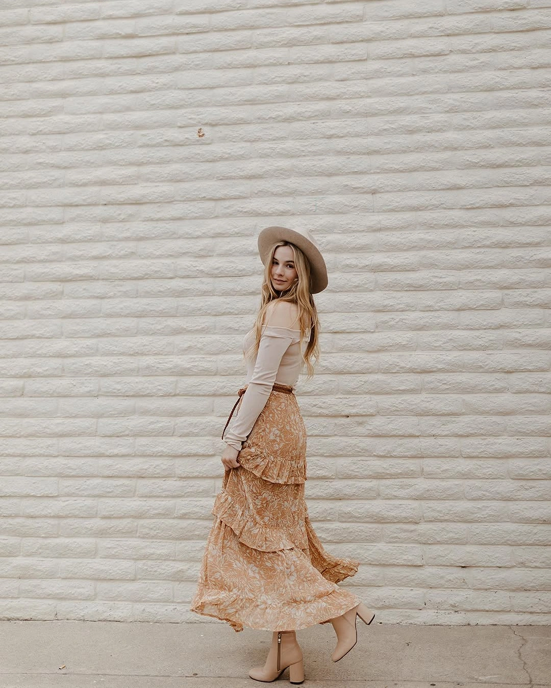 midi skirt fall outfit 2026 Tiered Floral Midi Skirts with Western-Inspired Charm