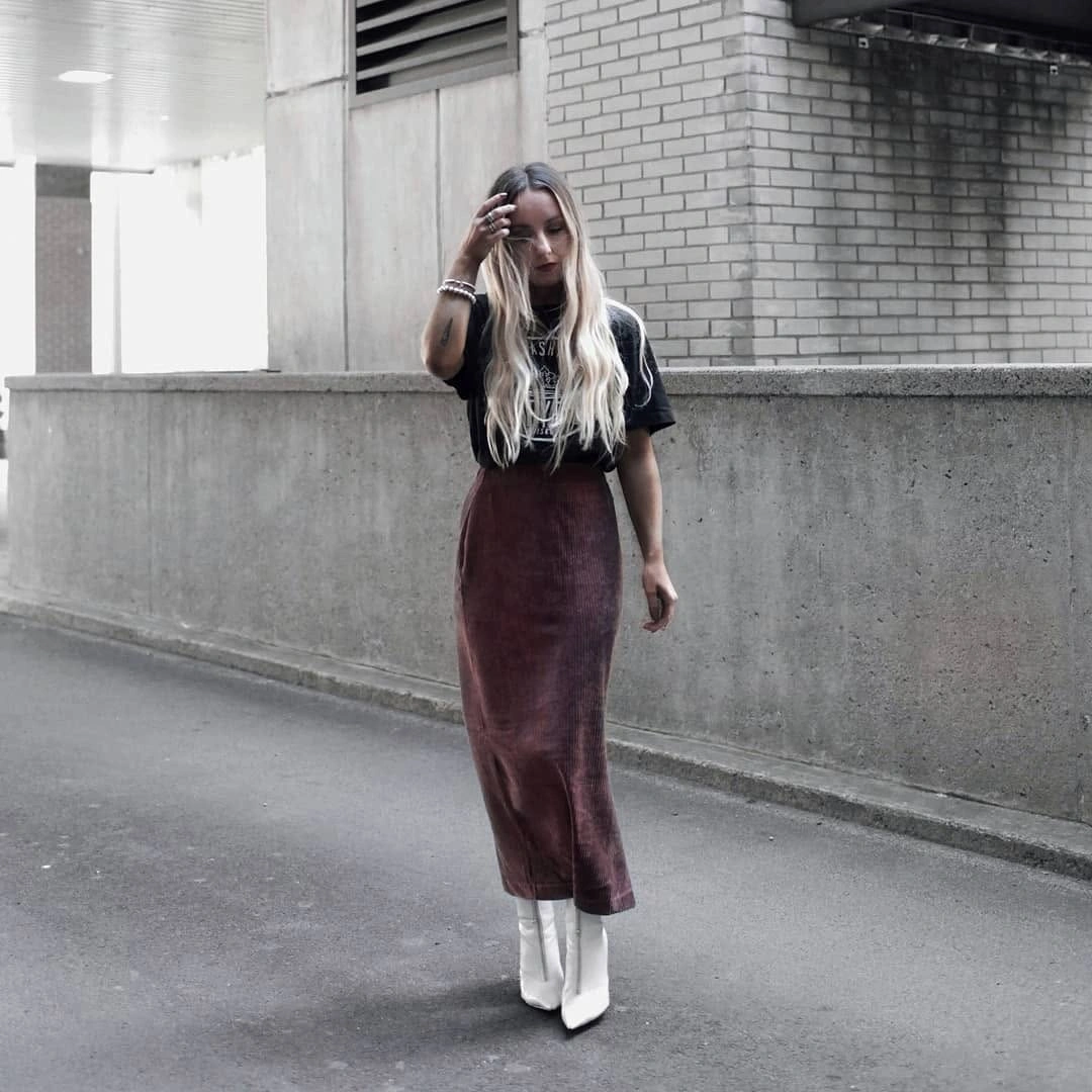 midi skirt fall outfit 2026 Minimalist Fall Style with a Rich Burgundy Midi Skirt