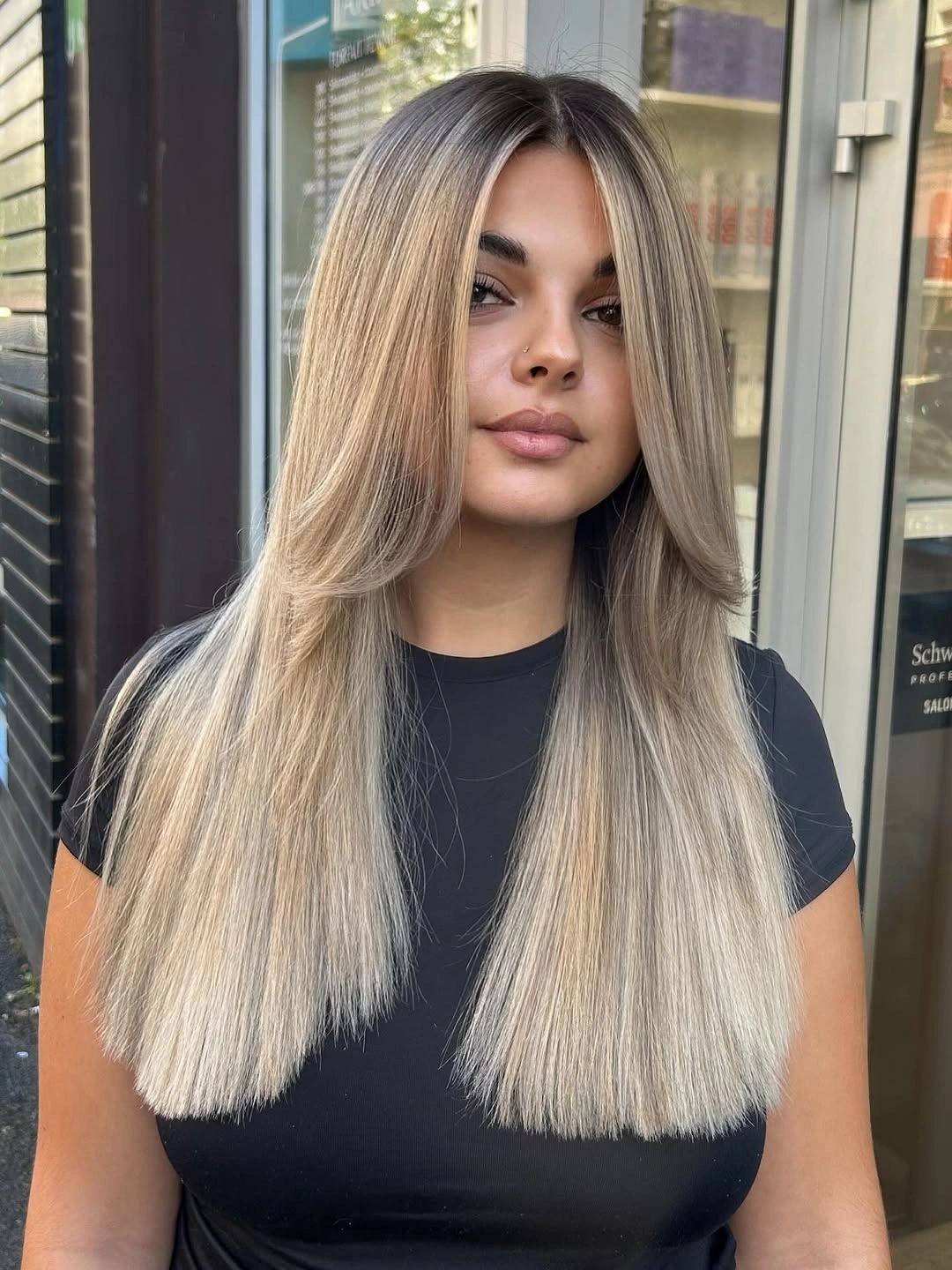 September hairstyles ideas 2026 Straight Blonde Hair With Dark Root Contrast