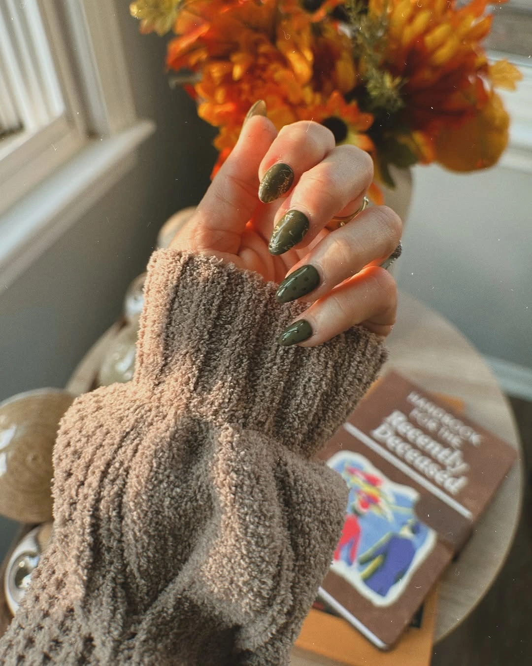 September nails color 2026 Moss Green Short Nails In A Cozy Finish