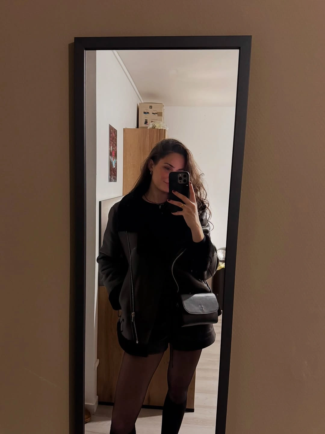 September outfits ideas 2026 Black Mini Outfit With Glossy Shoulder Bag