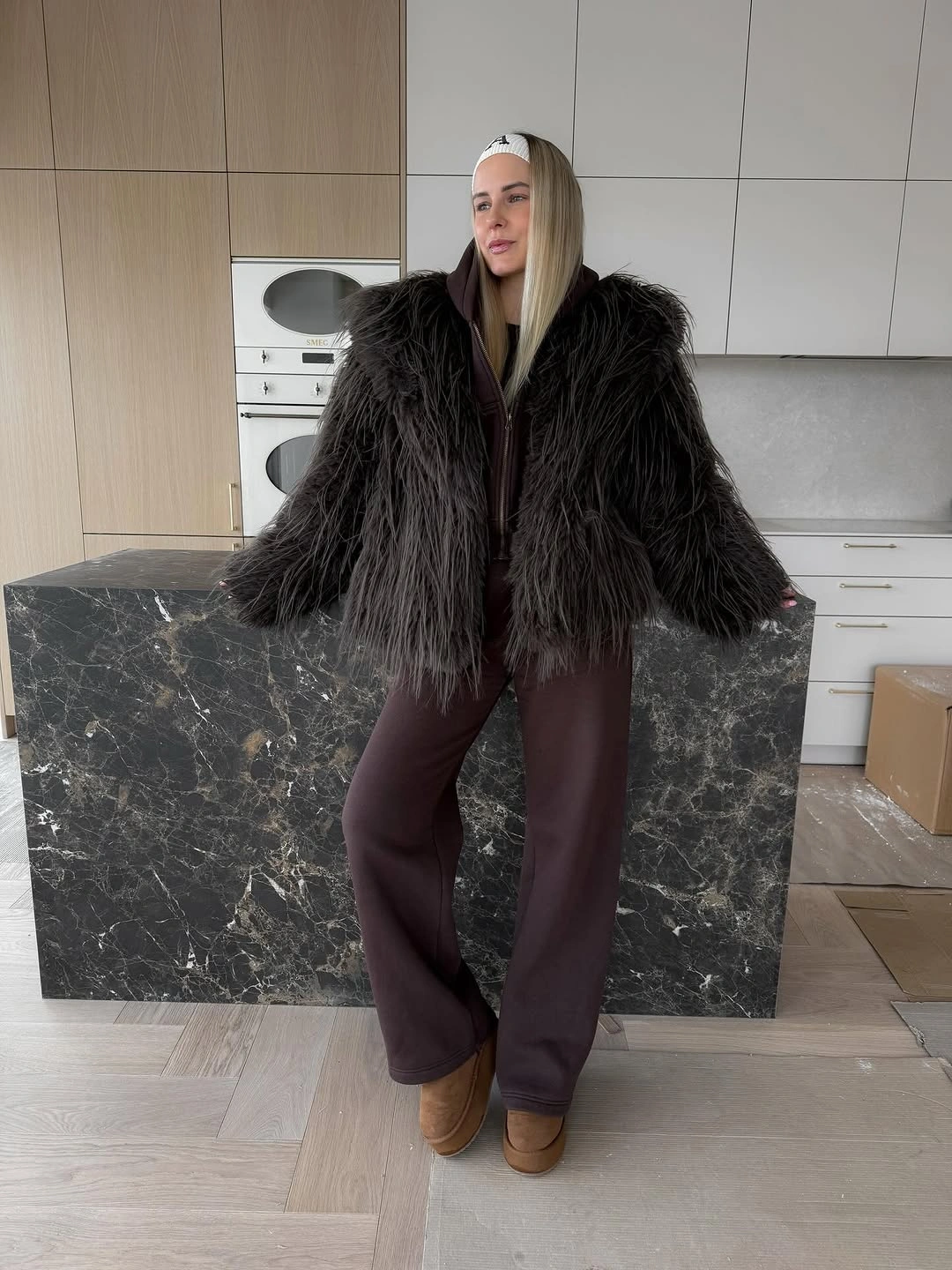 shaggy jacket Oversized Black Shaggy Jacket With Brown Layers