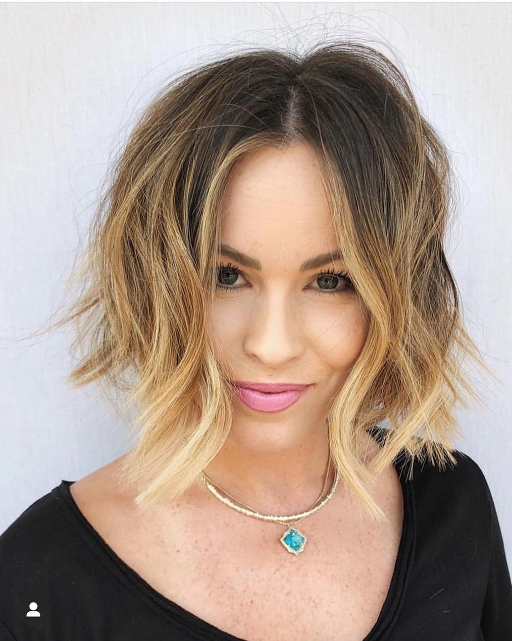 short bobbed hairstyle Textured Layered Bob with Effortless Volume