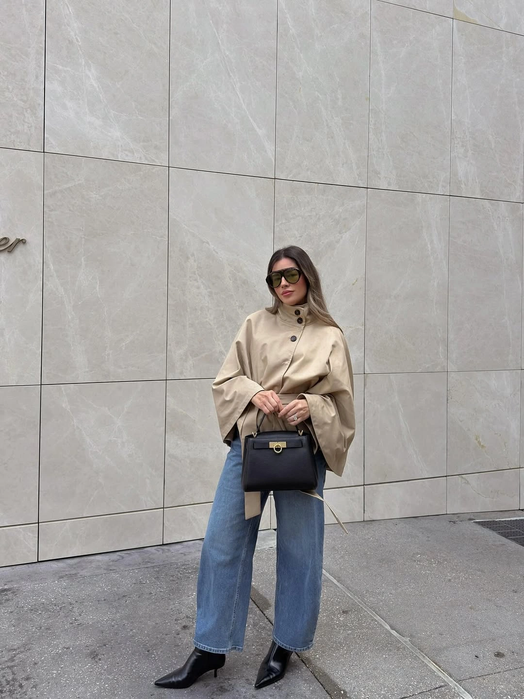 Trench coat fall outfits 2026 Soft Tan Trench with Relaxed Denim and Pointed Boots