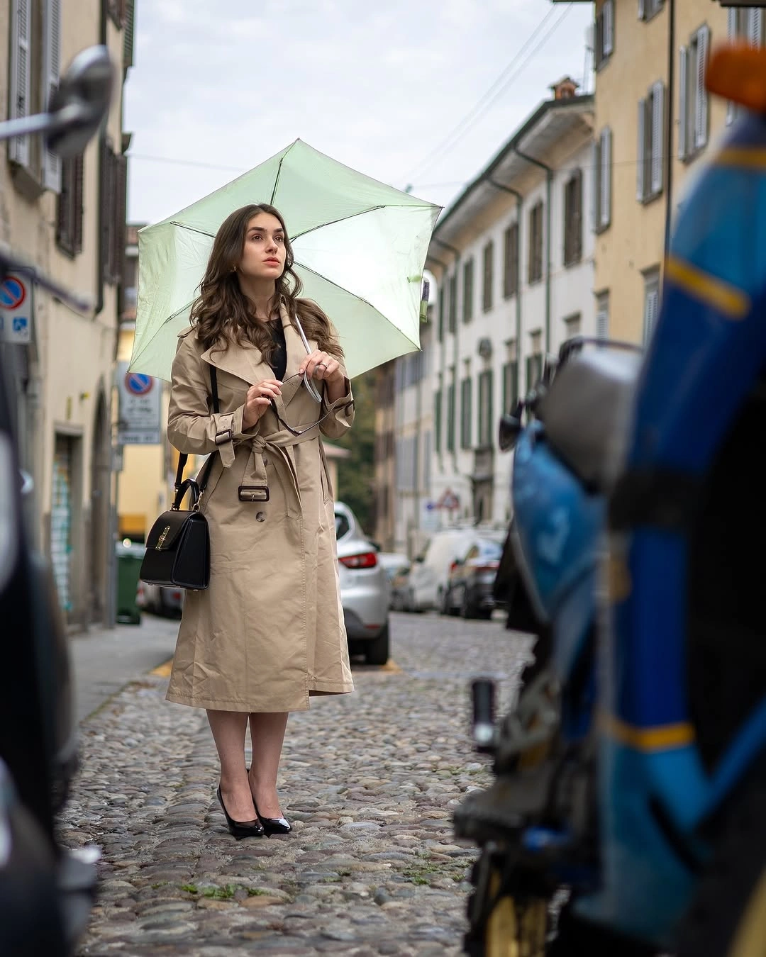 Trench coat fall outfits 2026 Classic Beige Trench Styling for Rainy City Days