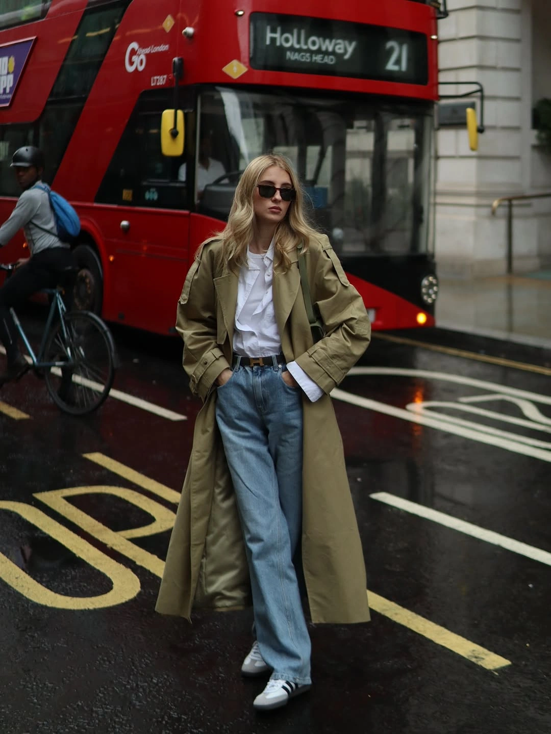Trench coat fall outfits 2026 Long Olive Trench and Relaxed Denim for London-Inspired Street Style