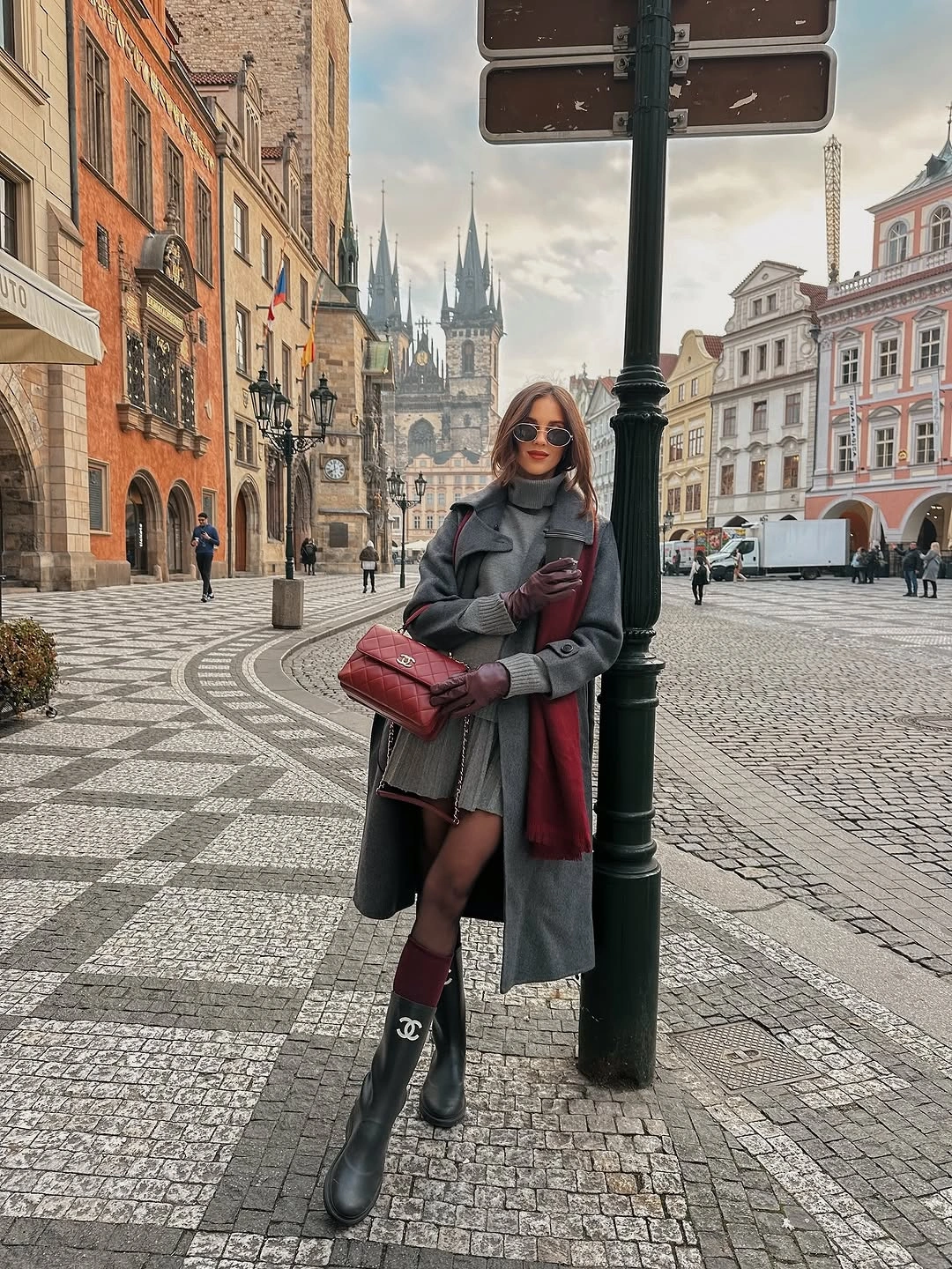 what are must-have fall outfits for 2026 City Elegance with Statement Burgundy Accents