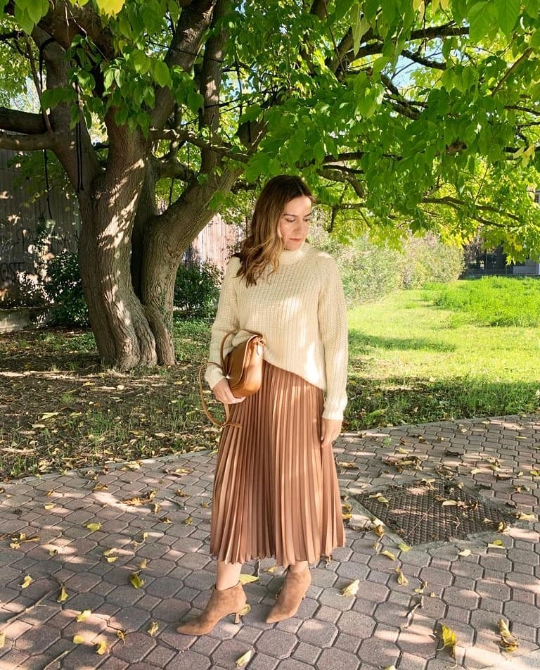 what are must-have fall outfits for 2026 Pleated Skirts That Bring Softness to Fall