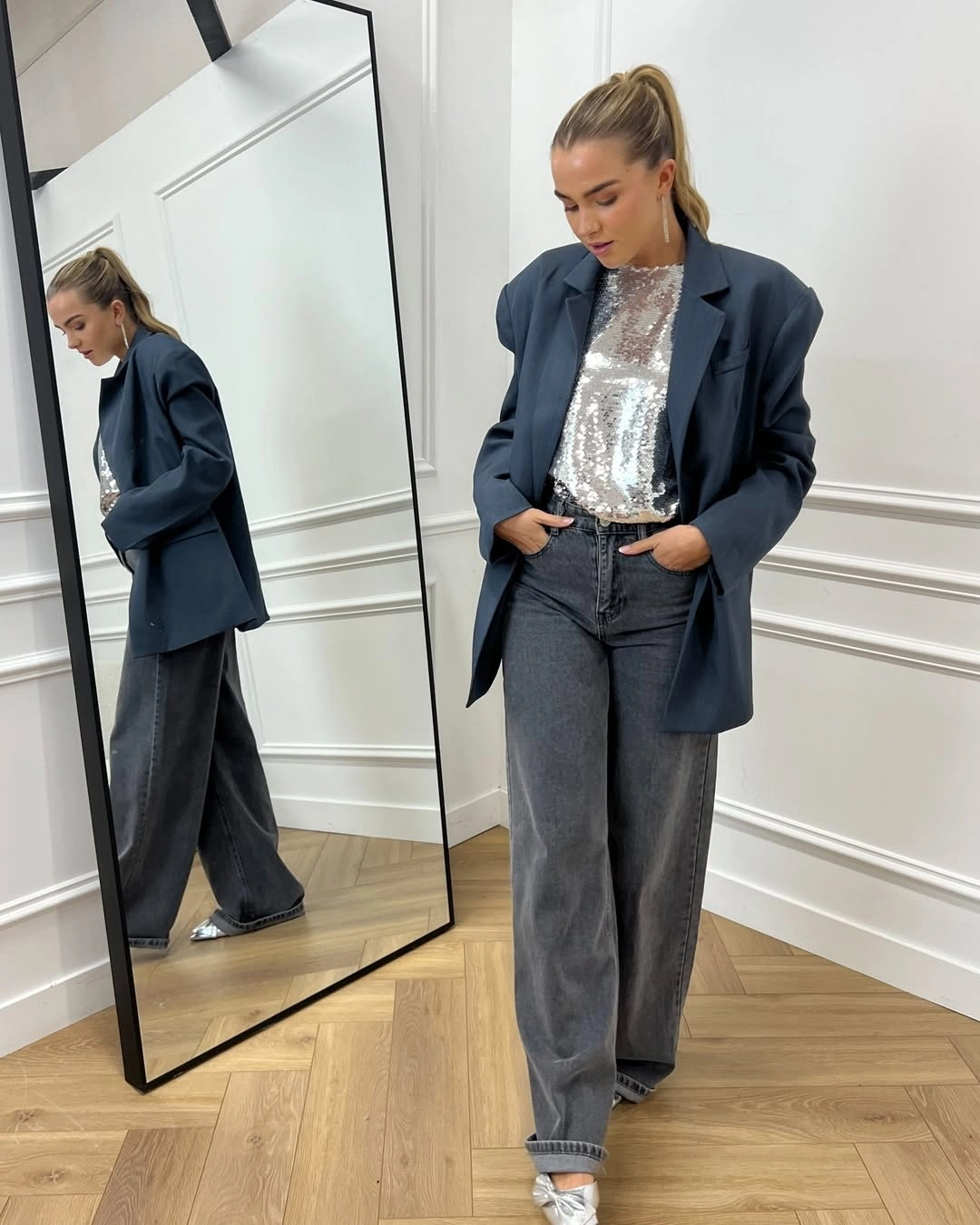 wide leg jeans outfit fall 2026 Dark Wash Denim With Evening Glamour