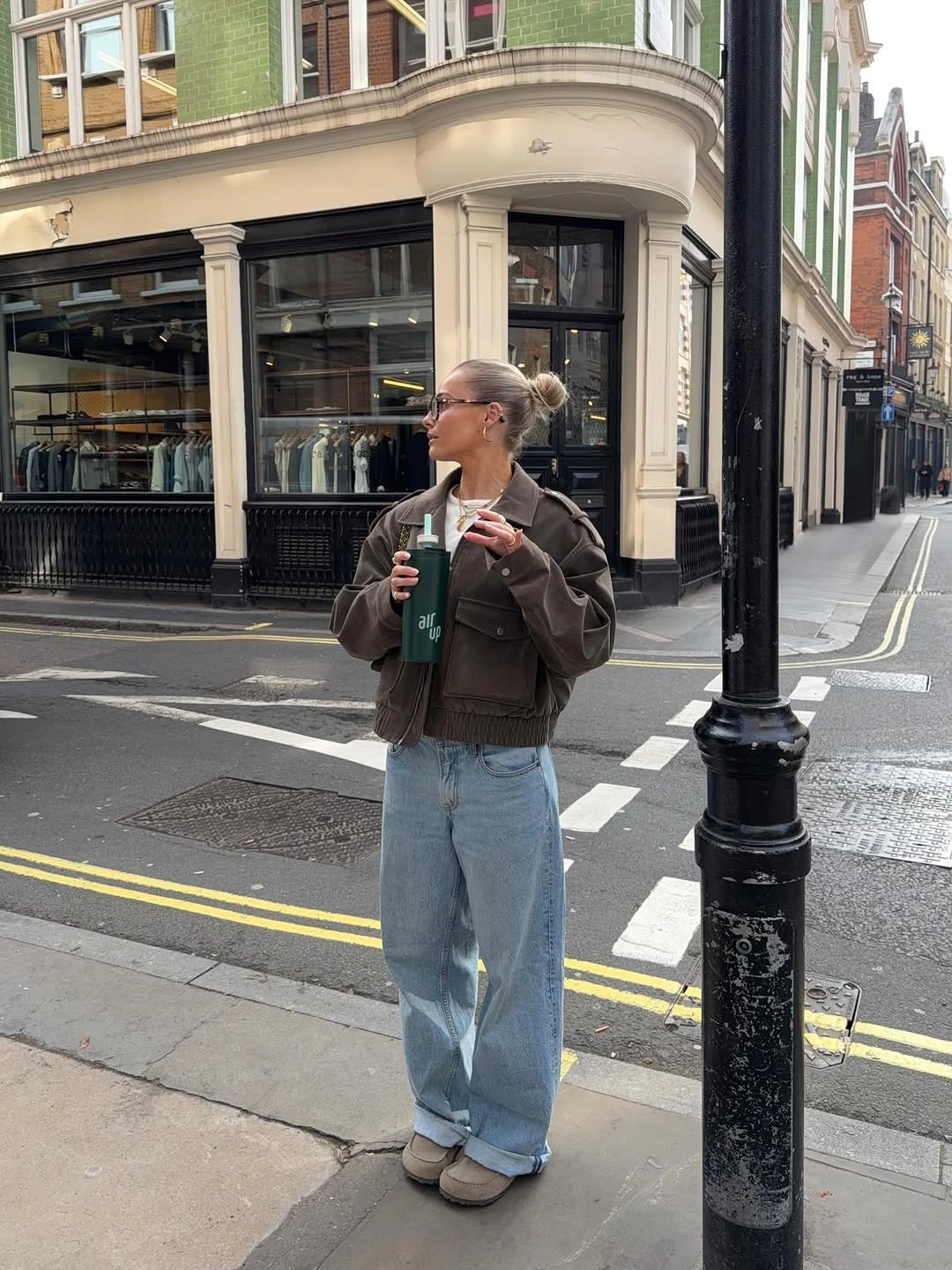 wide leg jeans outfit fall 2026 Cropped Jackets And Cuffed Jeans For Modern City Days