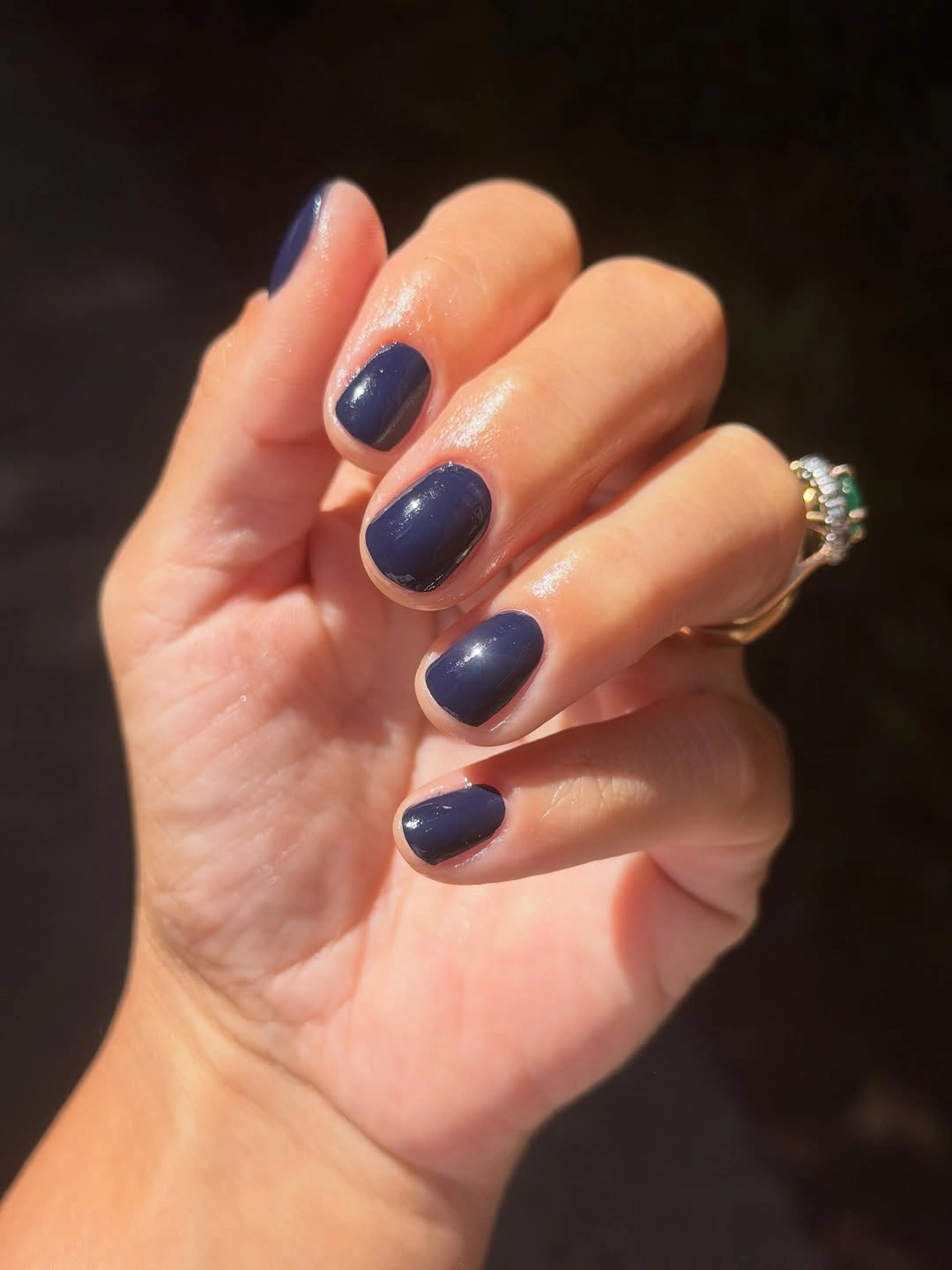 Short glossy navy blue fall manicure nails