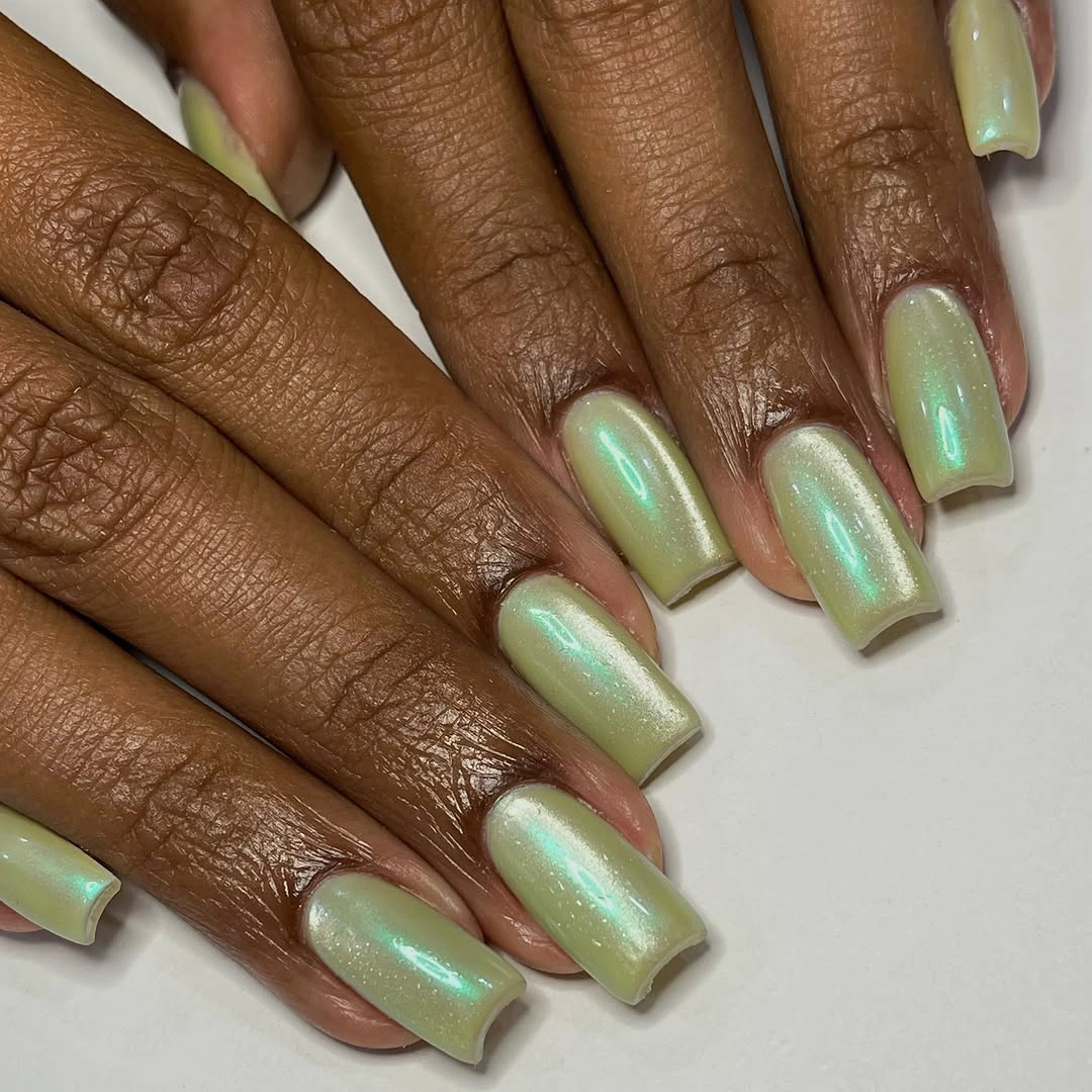 Medium coffin nails in a reflective pale mint chrome finish