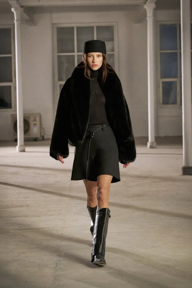 Monochromatic Black Faux Fur Jacket and A-Line Skirt for Clubbing Monochromatic Black Faux Fur Jacket and A-Line Skirt for Clubbing — Winter Club Outfits