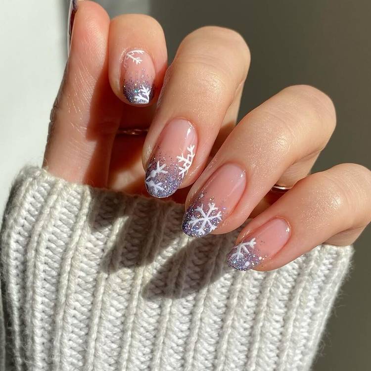 Subtle Snowflake Glitter Accent Nails Subtle Snowflake Glitter Accent Nails — Winter Wonderland Nails