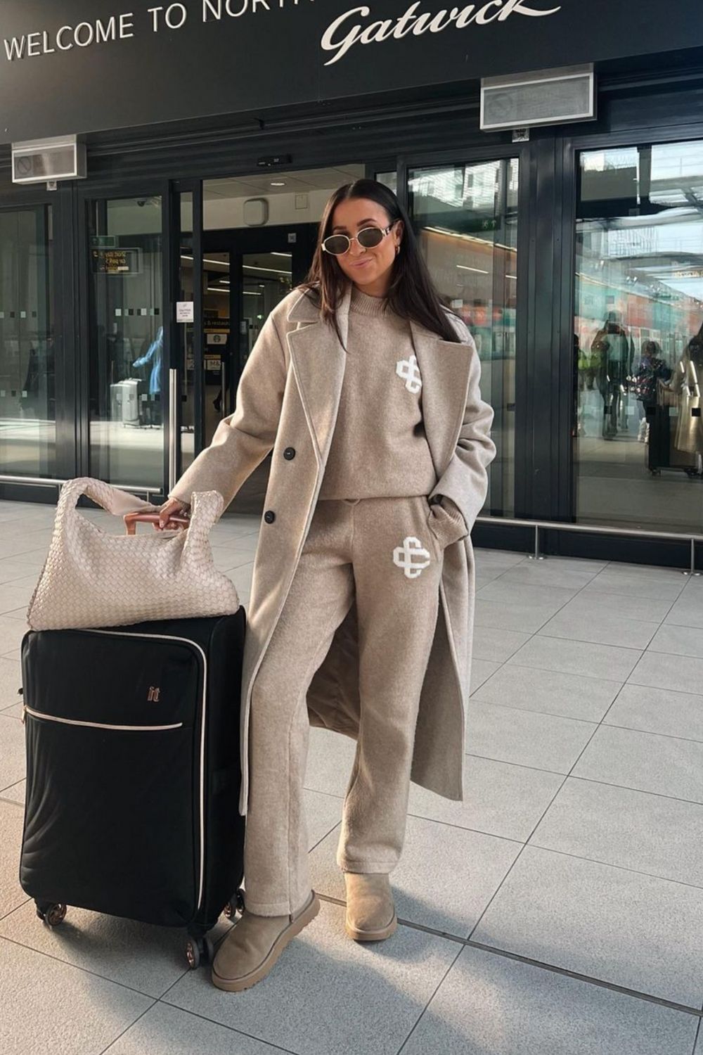 Monochromatic Beige Knit Set with Long Coat Monochromatic Beige Knit Set with Long Coat — Winter Airport Outfits