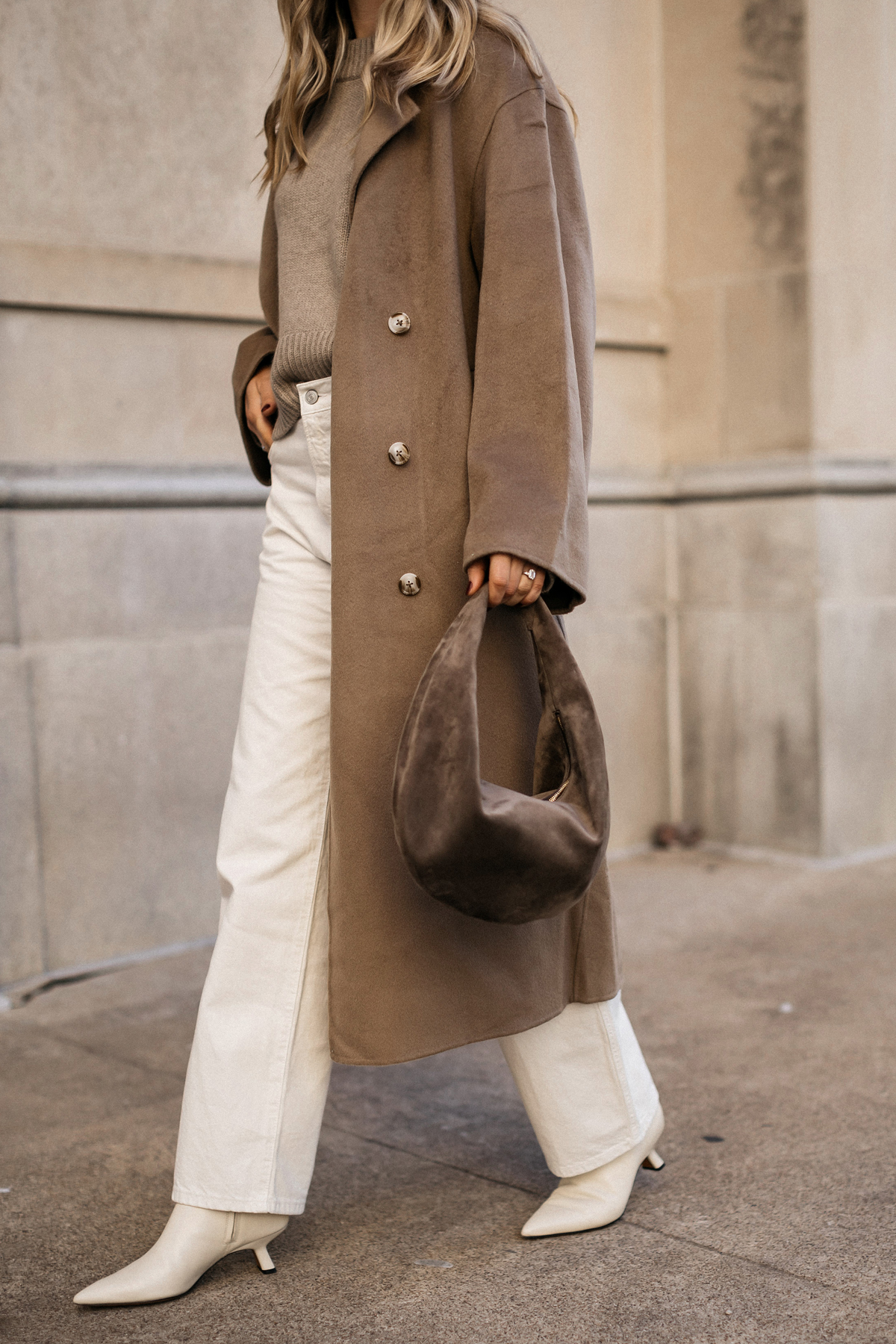 Copy This Neutral Winter Outfit to Stay Warm and Chic - Fashion Jackson