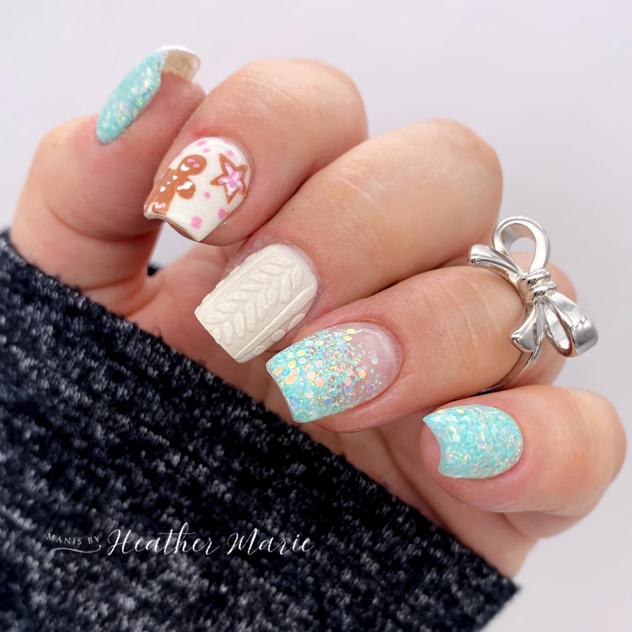 10 Christmas Nail Designs You Can Do on Short Nails (Dip or Gel) – Virgo and Gem