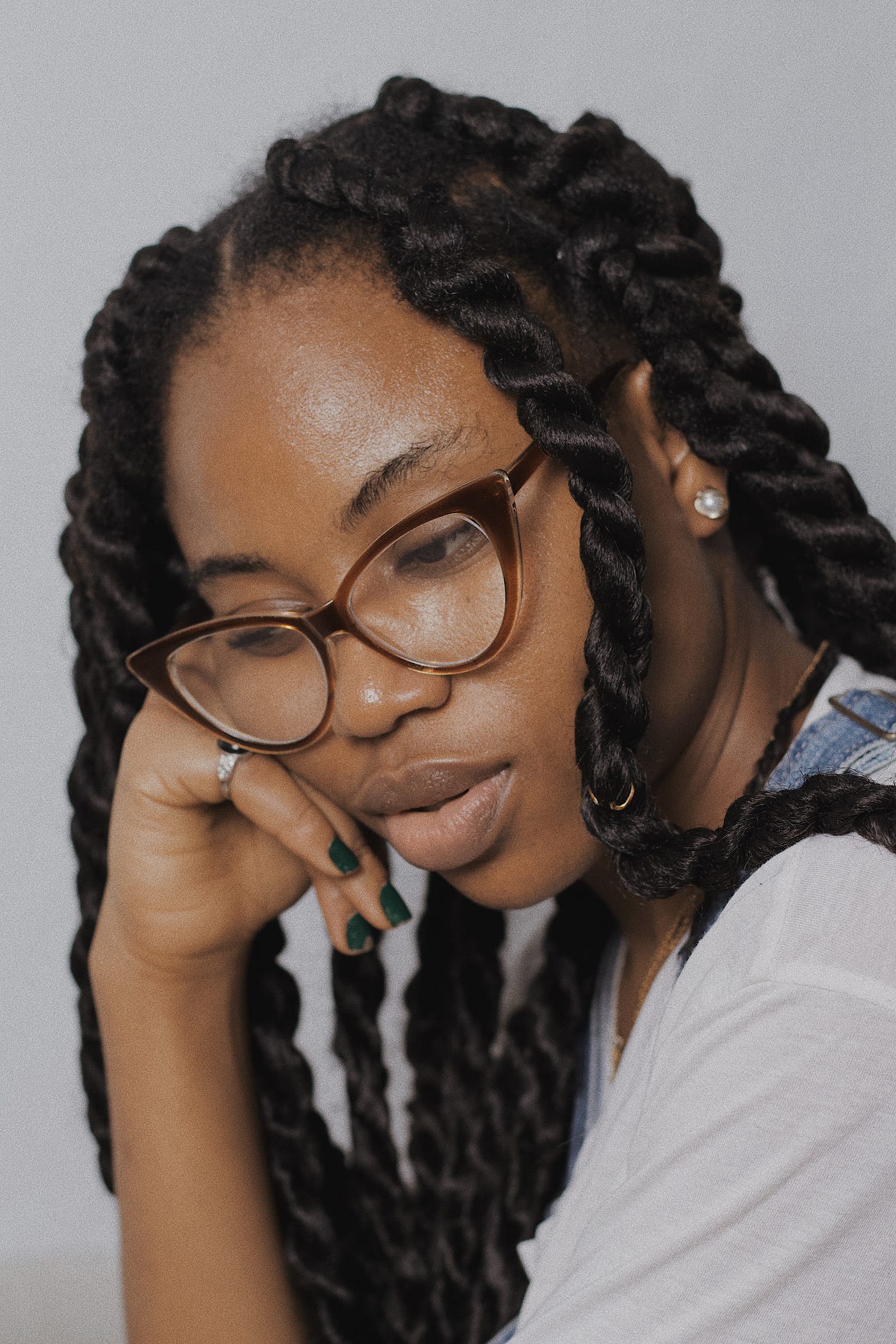 Thick Wavy Braids With Mid-Back Length Thick Wavy Braids With Mid-Back Length — Winter Hairstyles for Plus Size Women