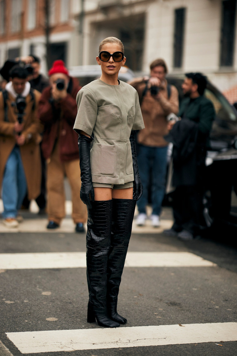 Textured Thigh-High Boots with Monochrome Separates Textured Thigh-High Boots with Monochrome Separates — Riding Boots Outfits