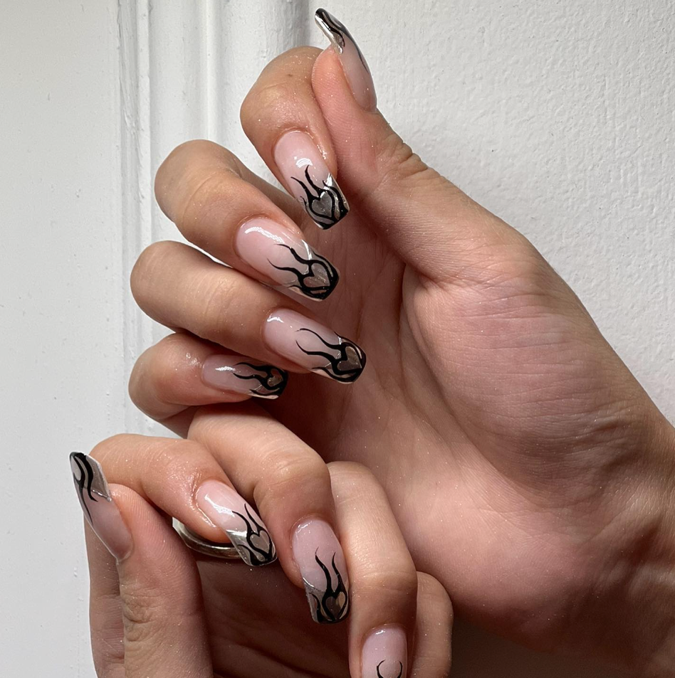 Black Flame Chrome Coffin Nails Black Flame Chrome Coffin Nails — Winter Coffin Nails
