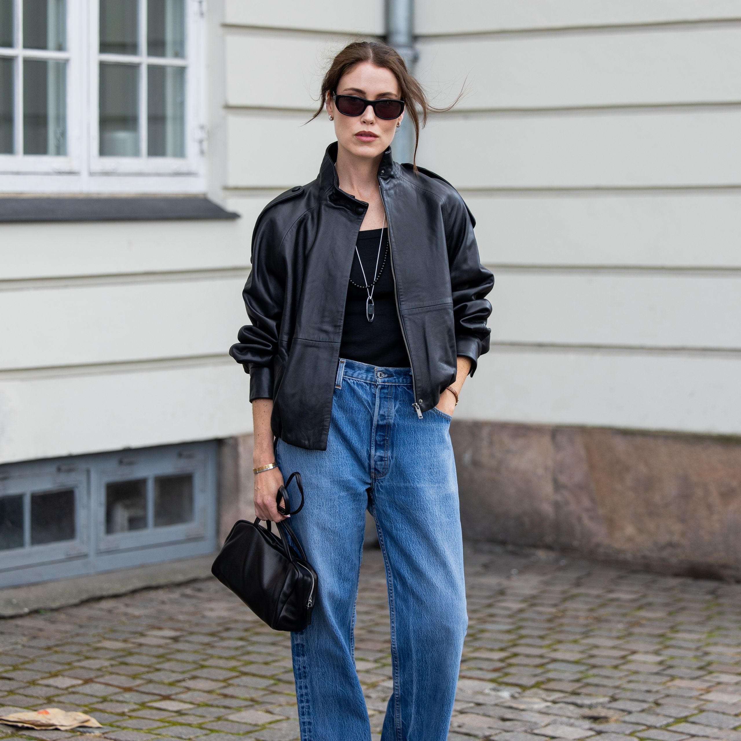 Edgy Winter Style: Baggy Jeans with a Leather Jacket Edgy Winter Style: Baggy Jeans with a Leather Jacket — Winter Outfits with Jeans