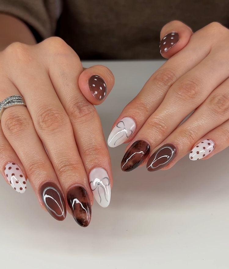 Mocha Swirl and Bow Autumn Nails | Cosy Autumn Nail Ideas
