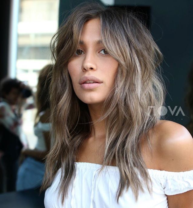 Collarbone Layers With Wavy Curtain Bangs Collarbone Layers With Wavy Curtain Bangs — Mushroom Brown Hair